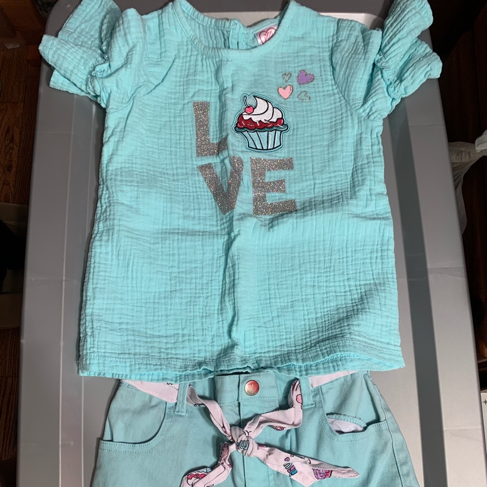 NWOT 365 Kids 2 piece outfit size 7